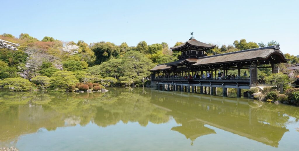 Higashi Shin-en(East Garden) with Taheikak in Heian Jingu Shrine